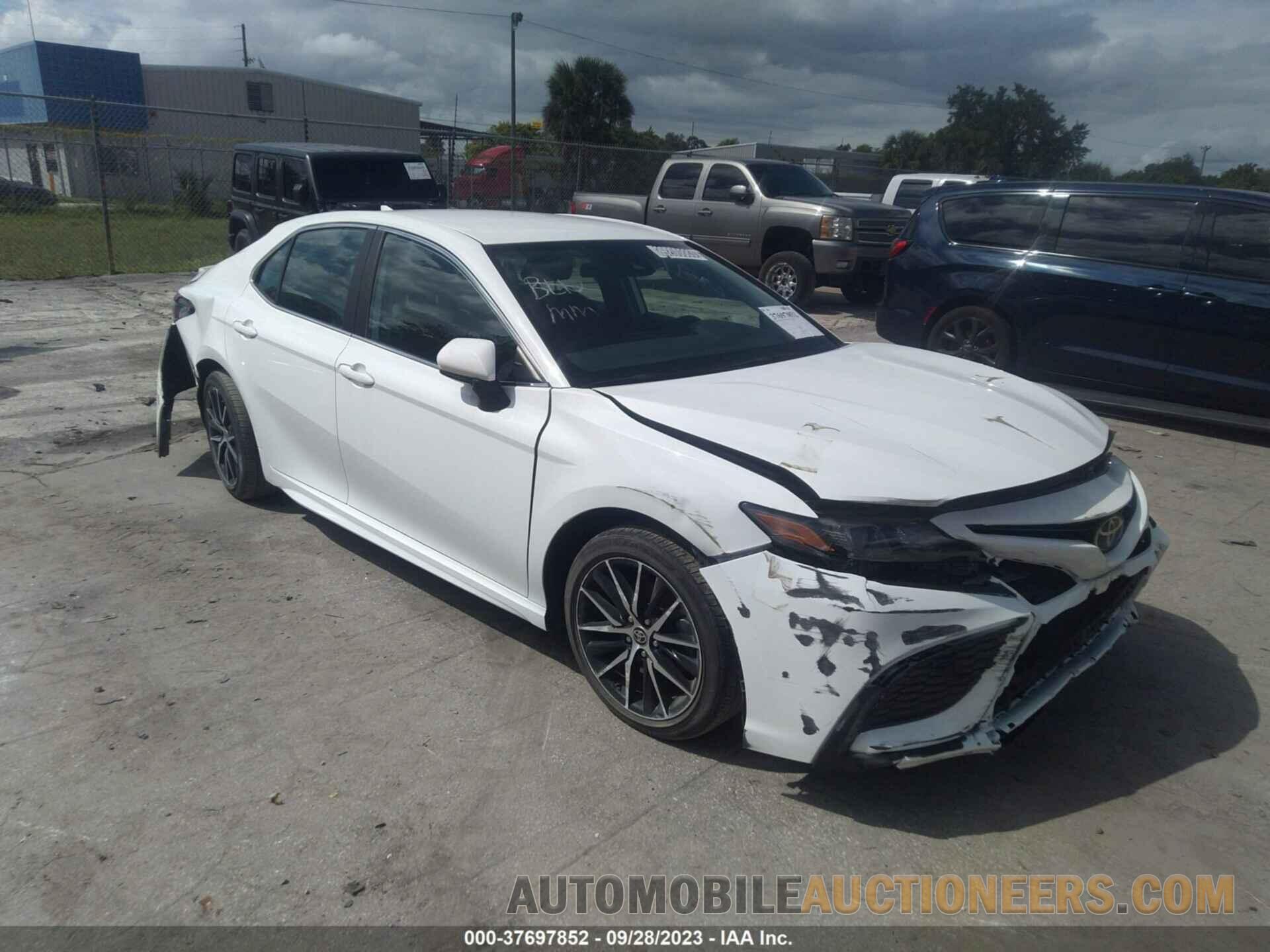 4T1G11AK7MU404490 TOYOTA CAMRY 2021