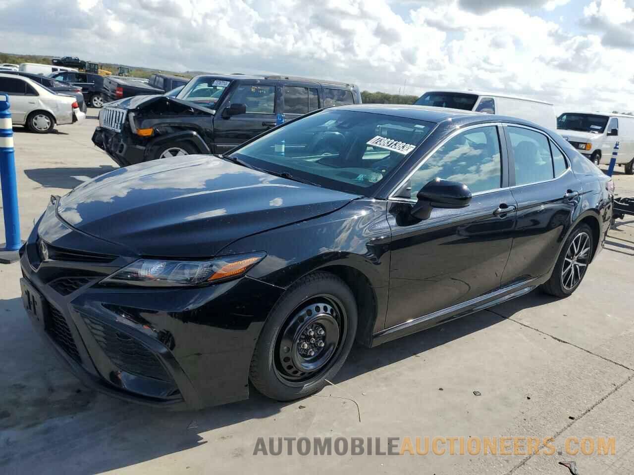 4T1G11AK7MU444634 TOYOTA CAMRY 2021