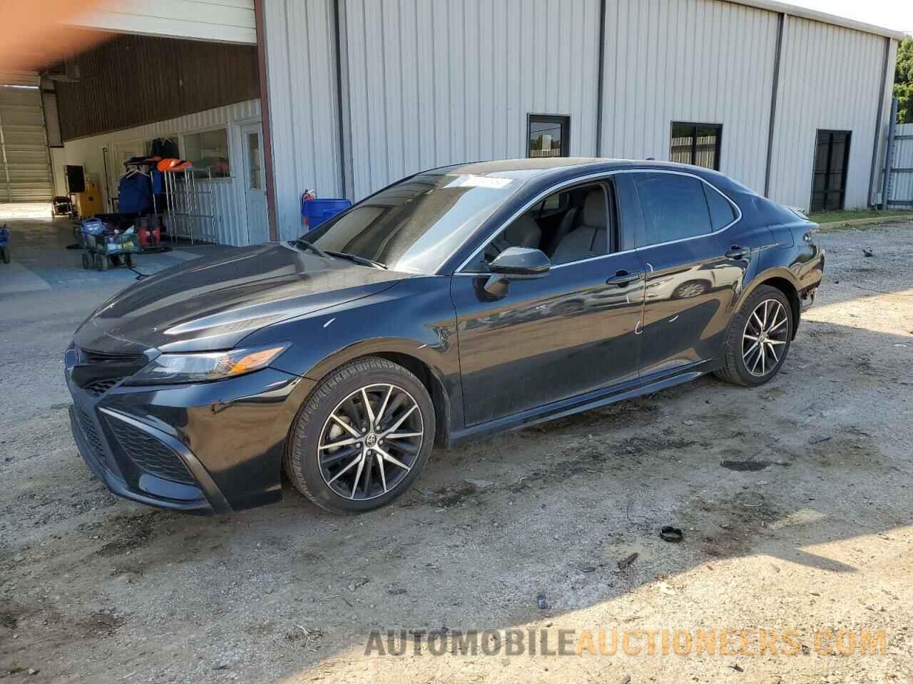 4T1G11AK7MU445606 TOYOTA CAMRY 2021