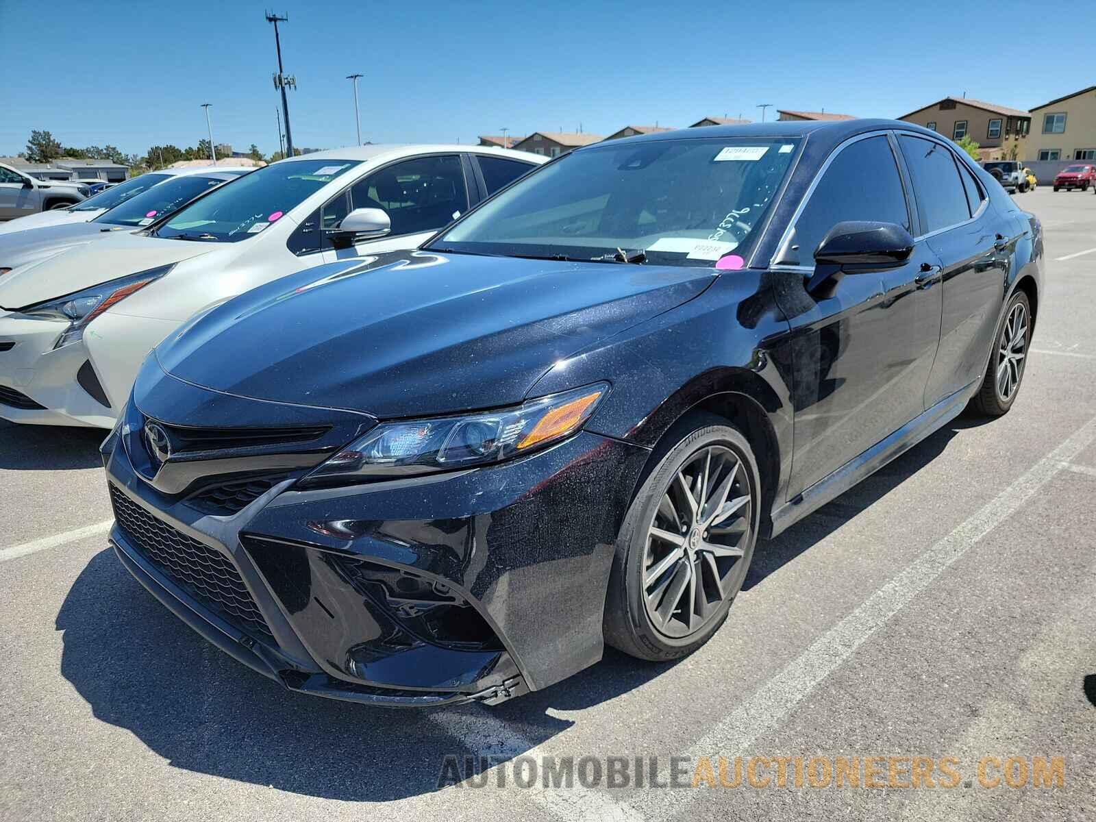 4T1G11AK7MU446576 Toyota Camry 2021