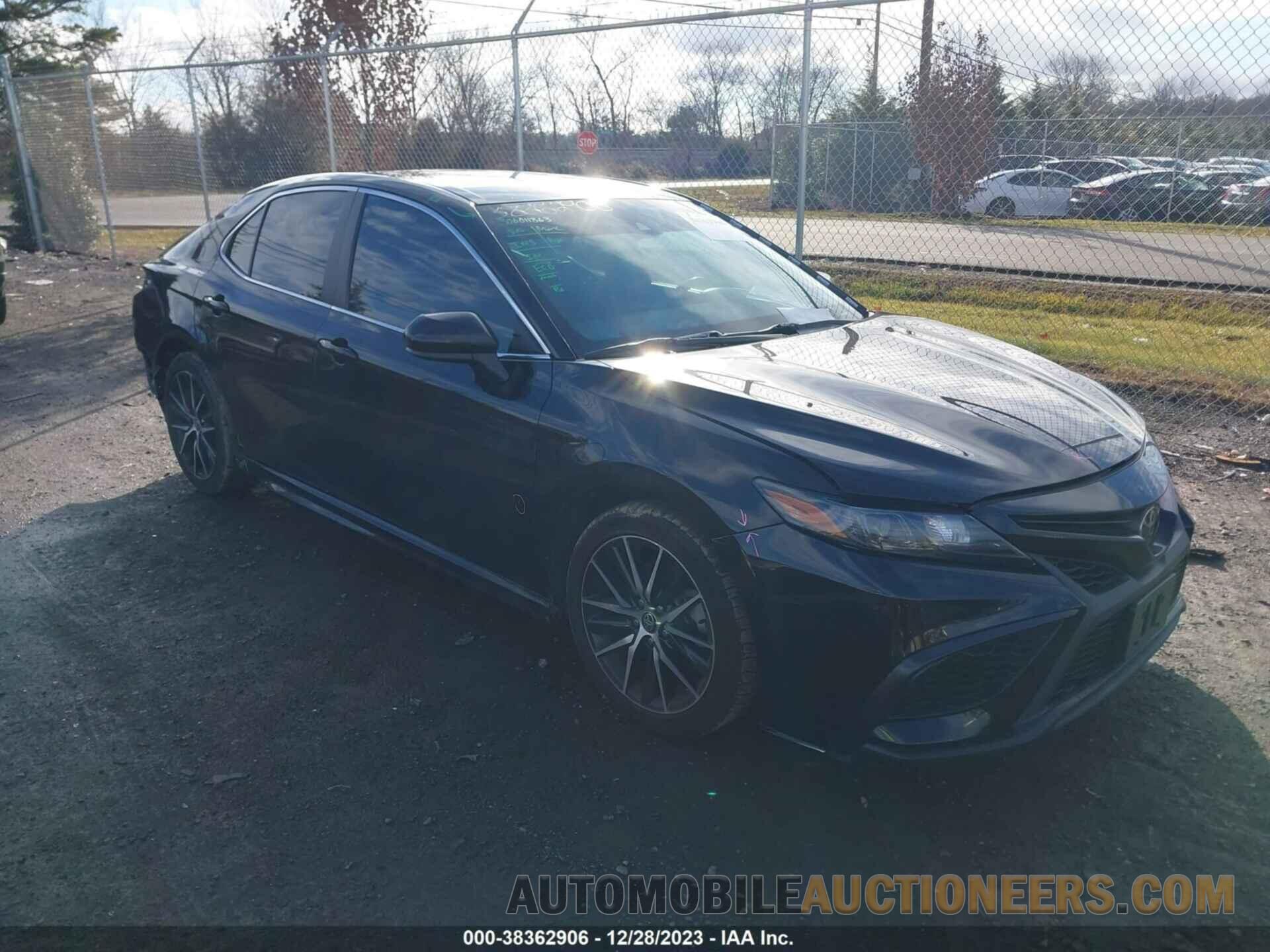 4T1G11AK7MU458940 TOYOTA CAMRY 2021