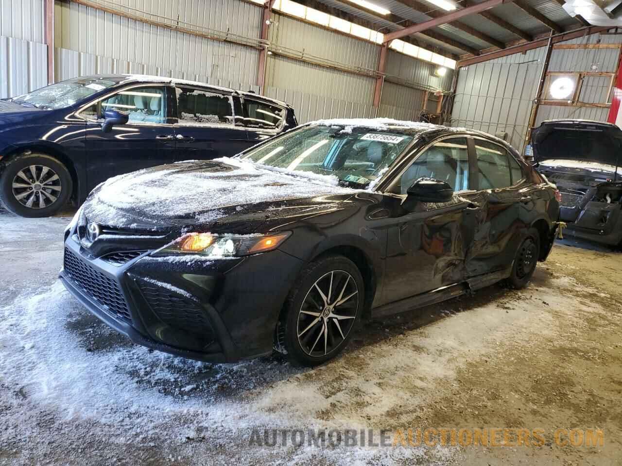 4T1G11AK7MU512401 TOYOTA CAMRY 2021