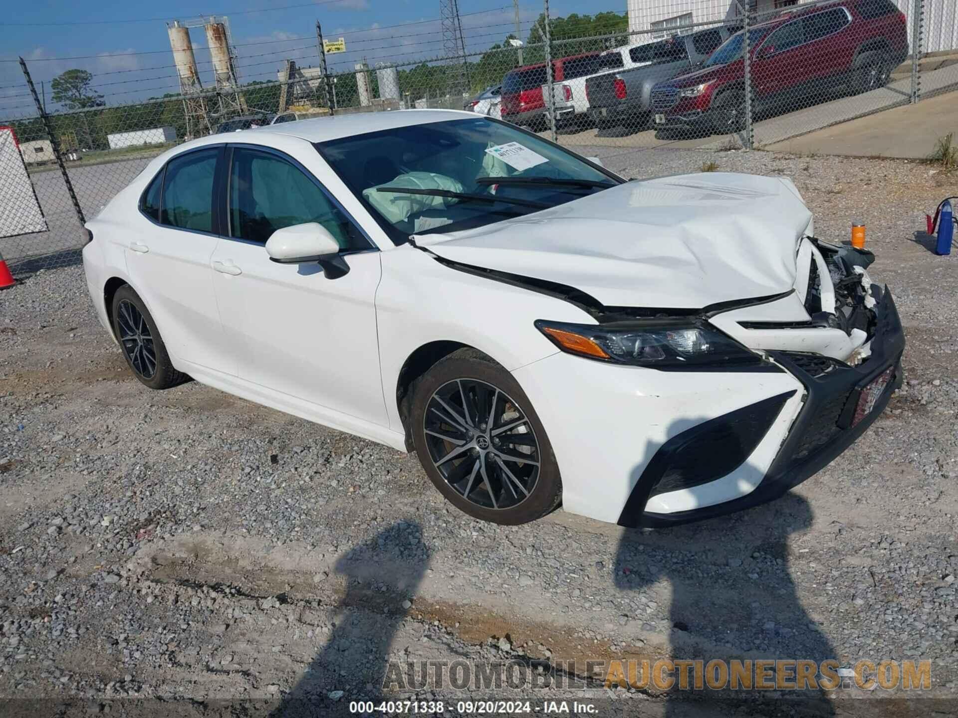 4T1G11AK7MU515945 TOYOTA CAMRY 2021