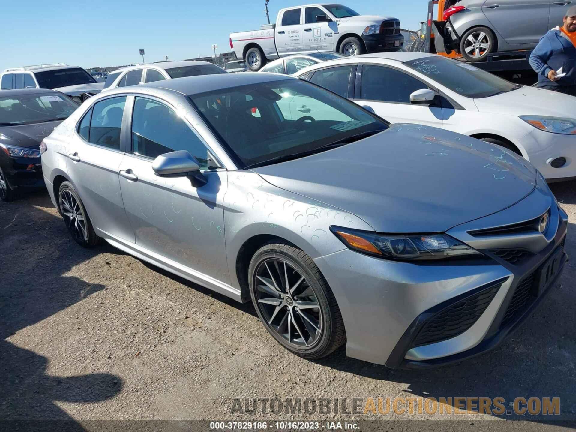 4T1G11AK7MU517517 TOYOTA CAMRY 2021