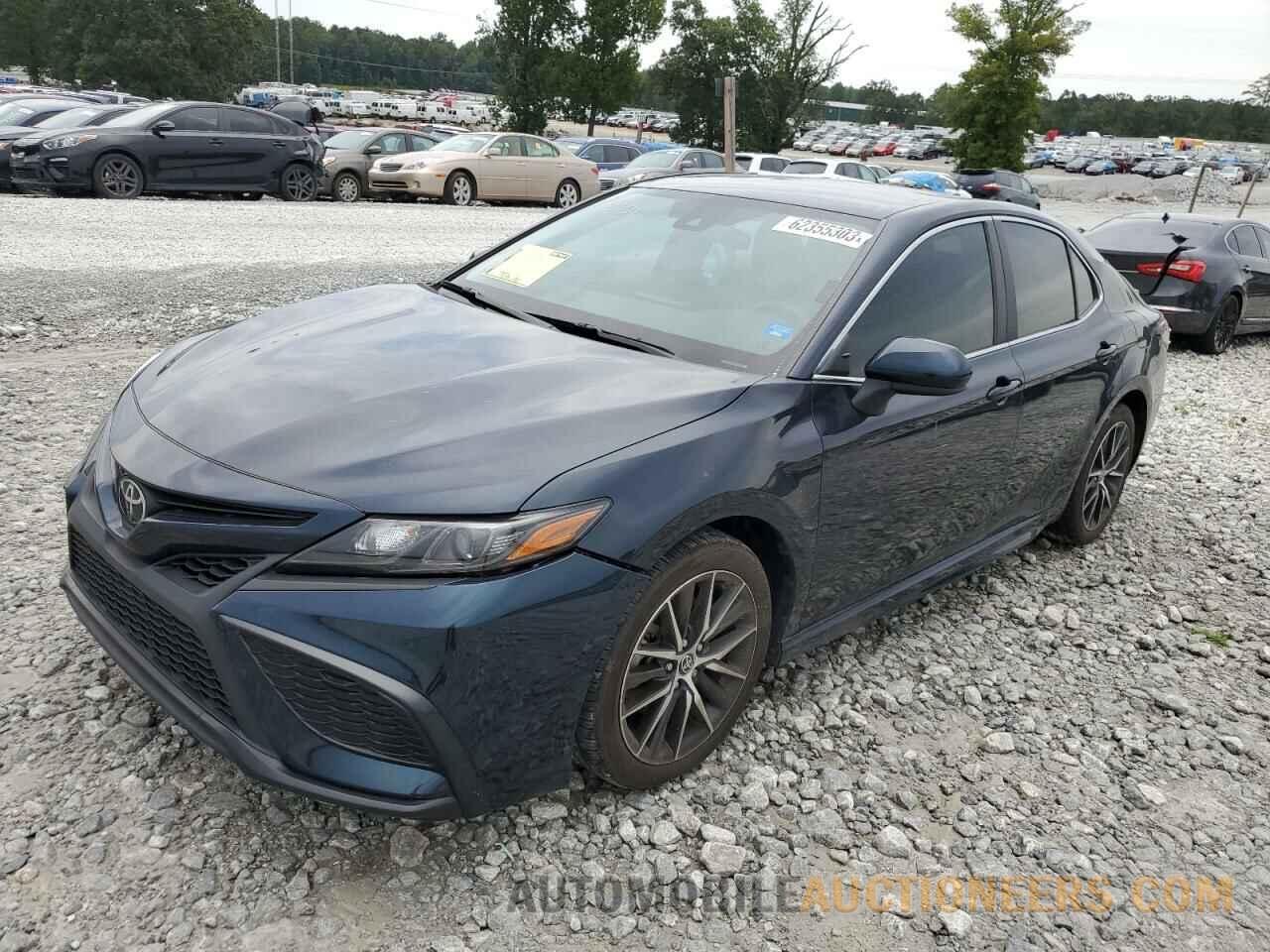 4T1G11AK7MU526704 TOYOTA CAMRY 2021