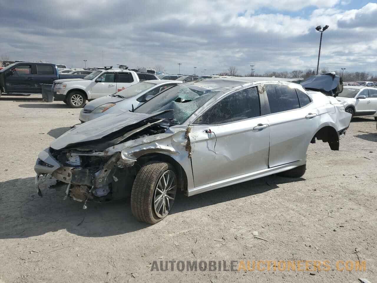 4T1G11AK7MU557662 TOYOTA CAMRY 2021