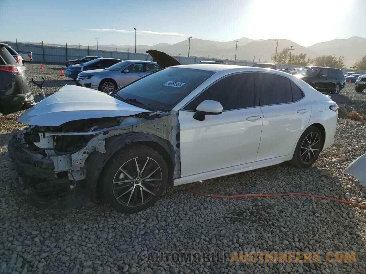 4T1G11AK7MU561517 TOYOTA CAMRY 2021