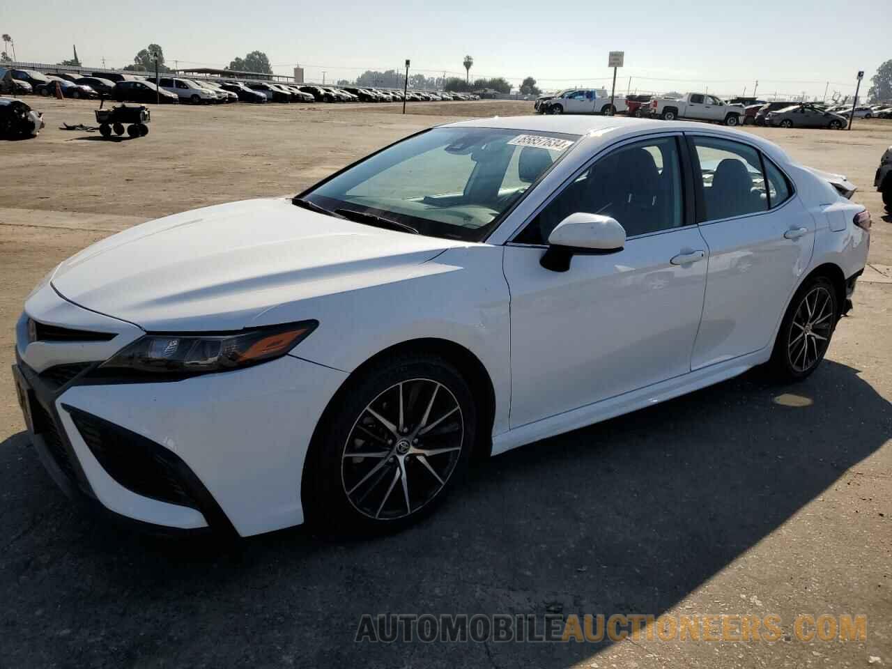 4T1G11AK7MU562750 TOYOTA CAMRY 2021