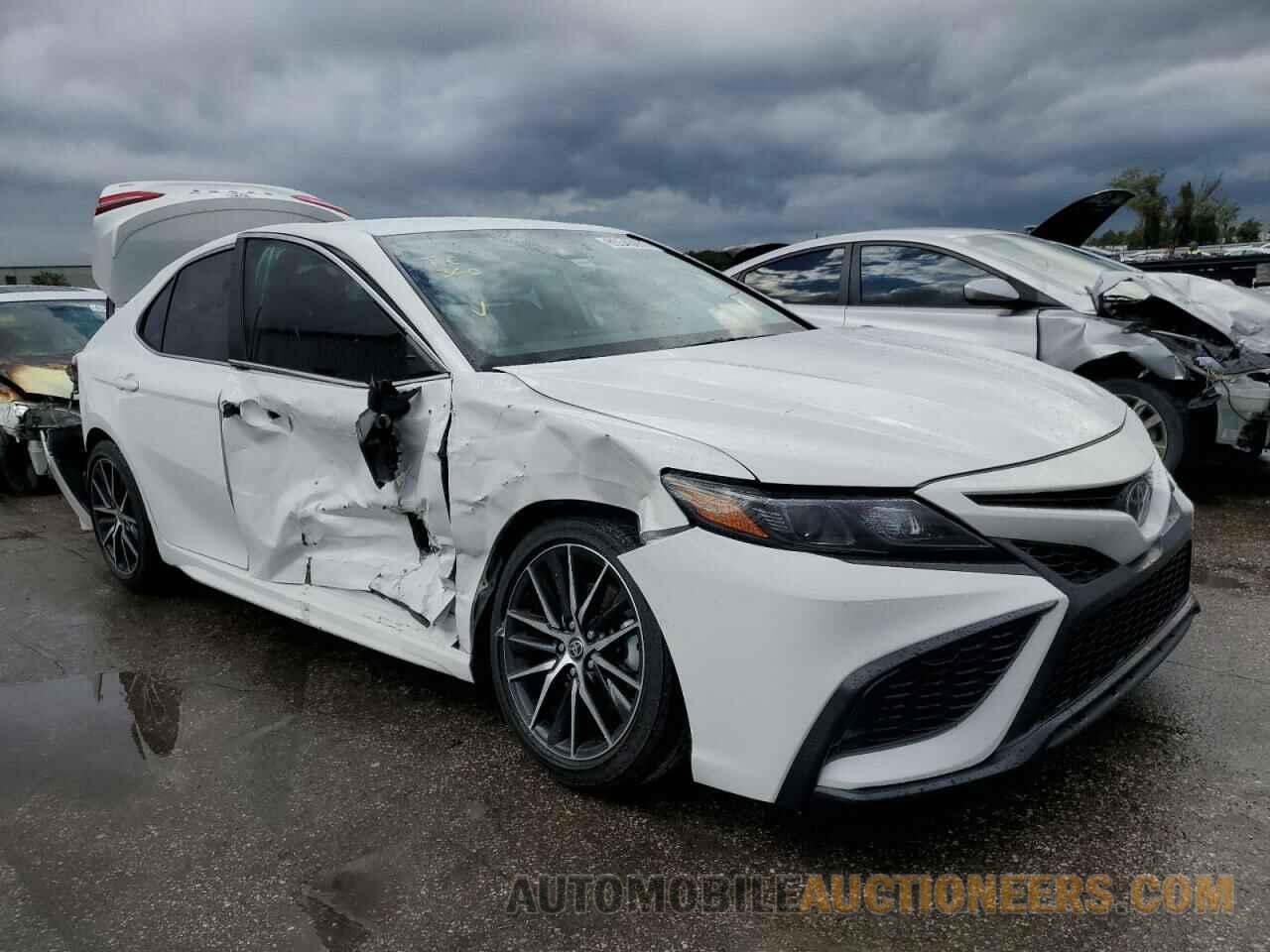 4T1G11AK7MU571061 TOYOTA CAMRY 2021