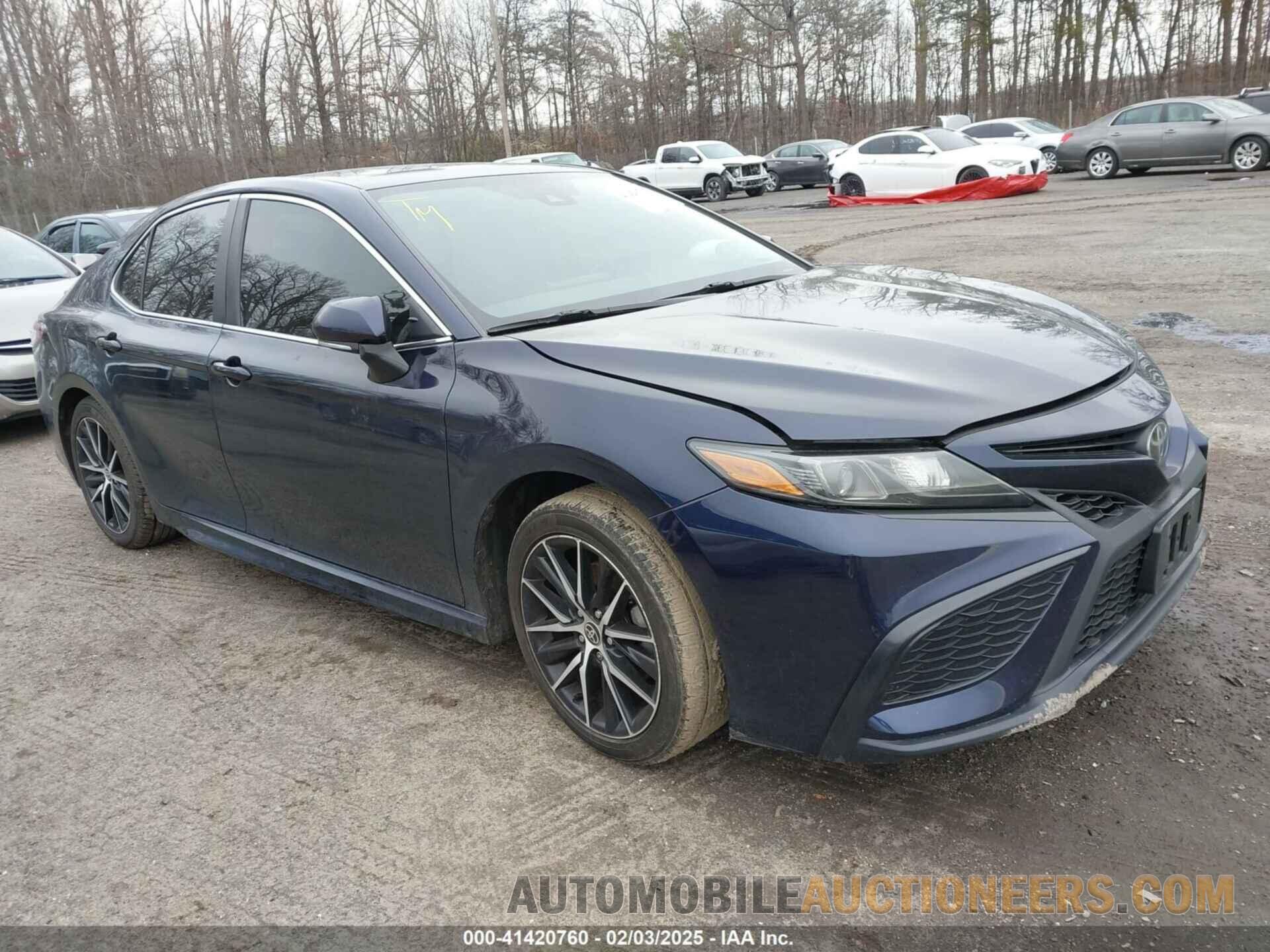 4T1G11AK7MU573215 TOYOTA CAMRY 2021