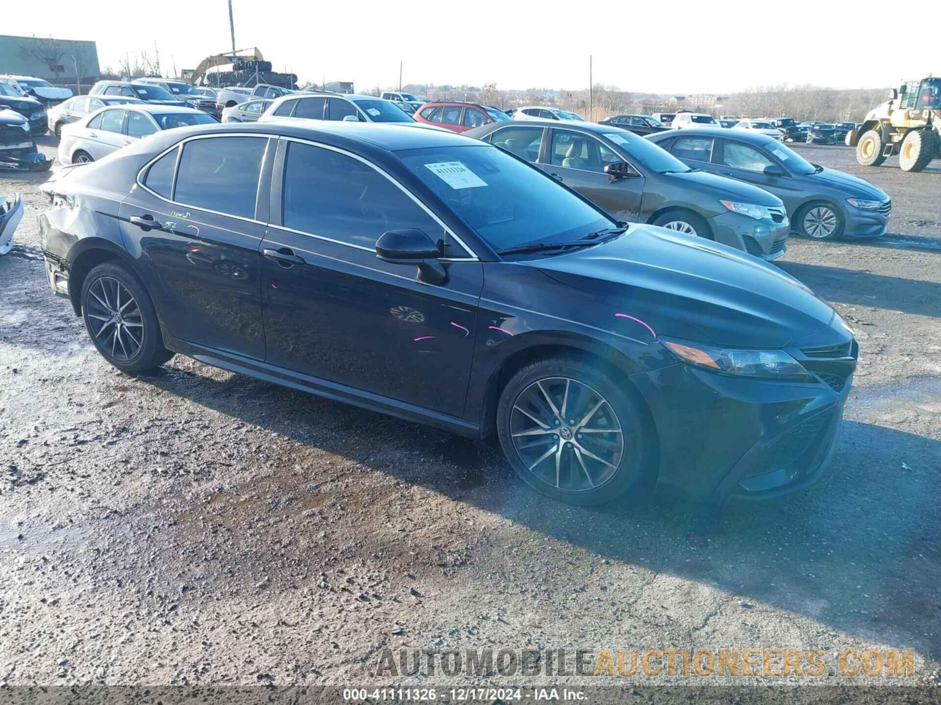 4T1G11AK7MU574557 TOYOTA CAMRY 2021