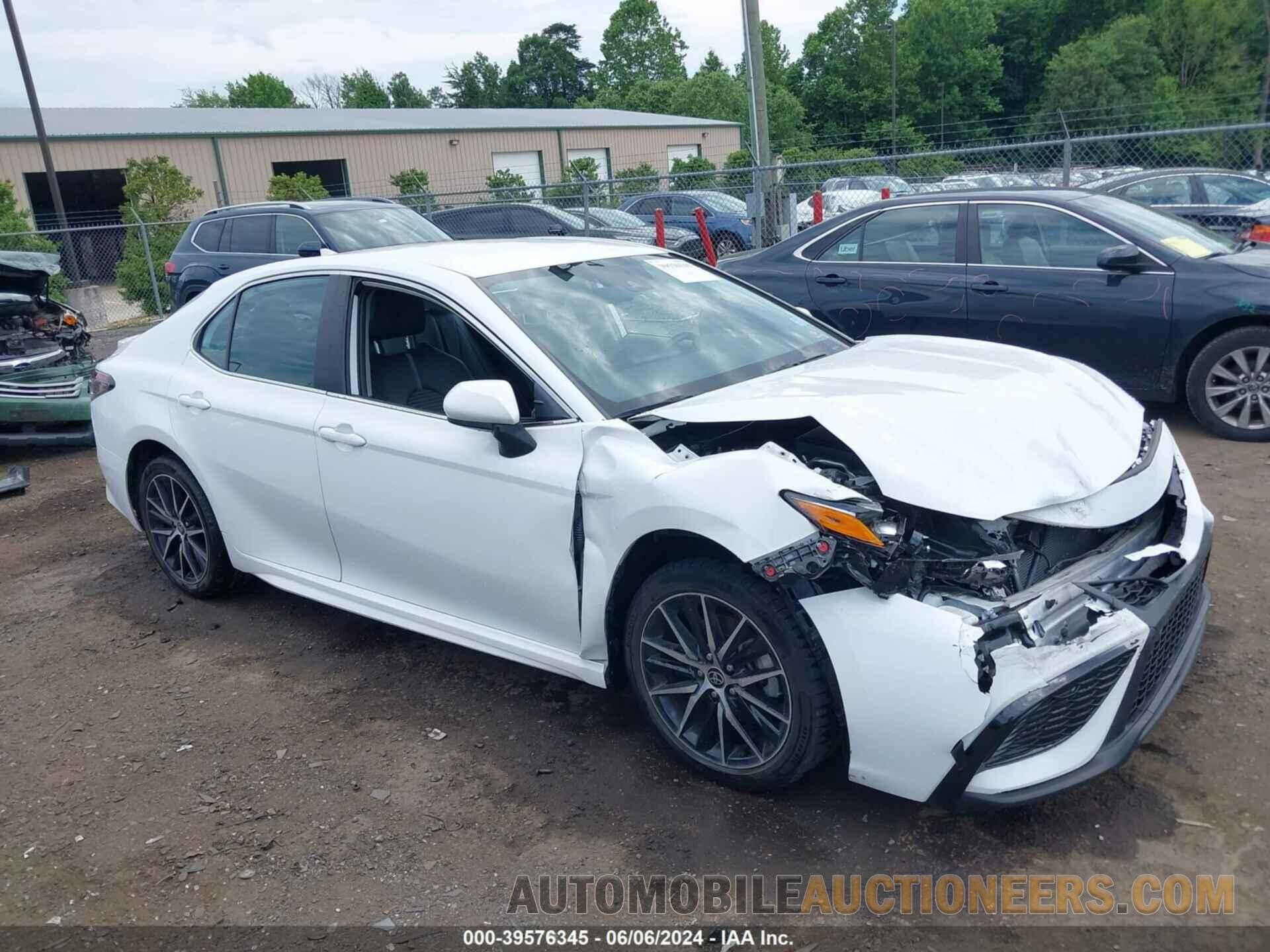 4T1G11AK7MU574574 TOYOTA CAMRY 2021