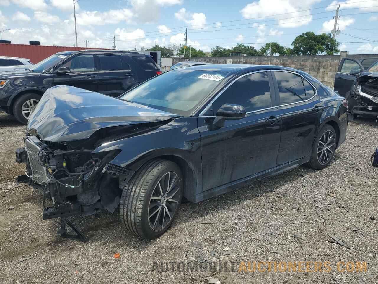 4T1G11AK7MU590564 TOYOTA CAMRY 2021