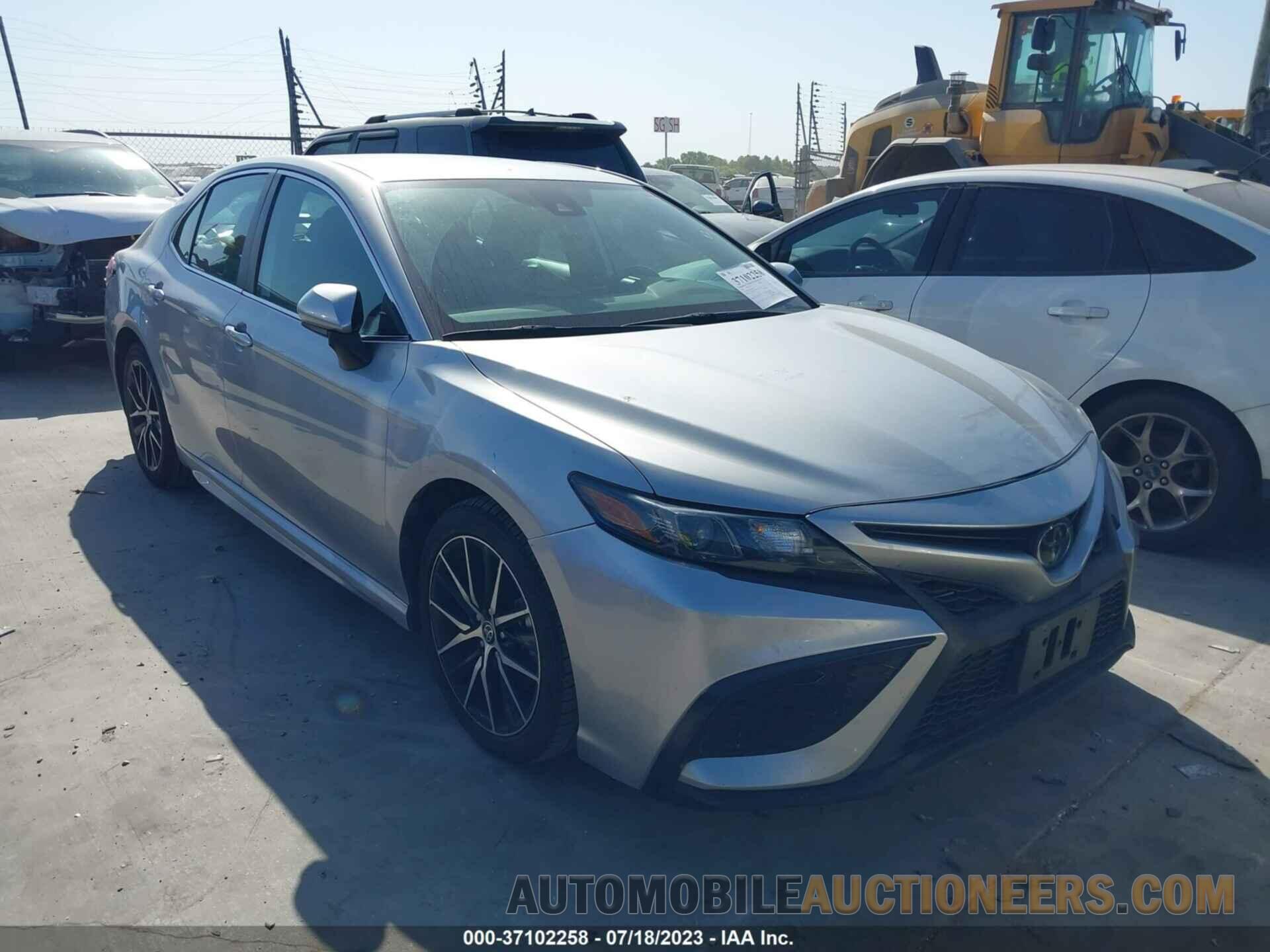 4T1G11AK7MU595599 TOYOTA CAMRY 2021