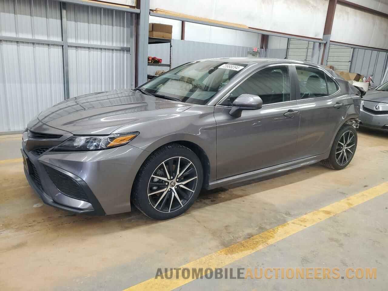 4T1G11AK7MU598387 TOYOTA CAMRY 2021