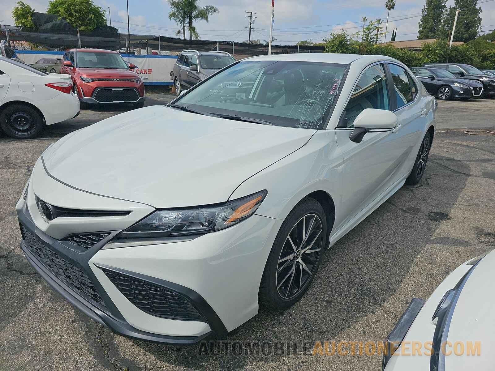 4T1G11AK7NU005869 Toyota Camry 2022