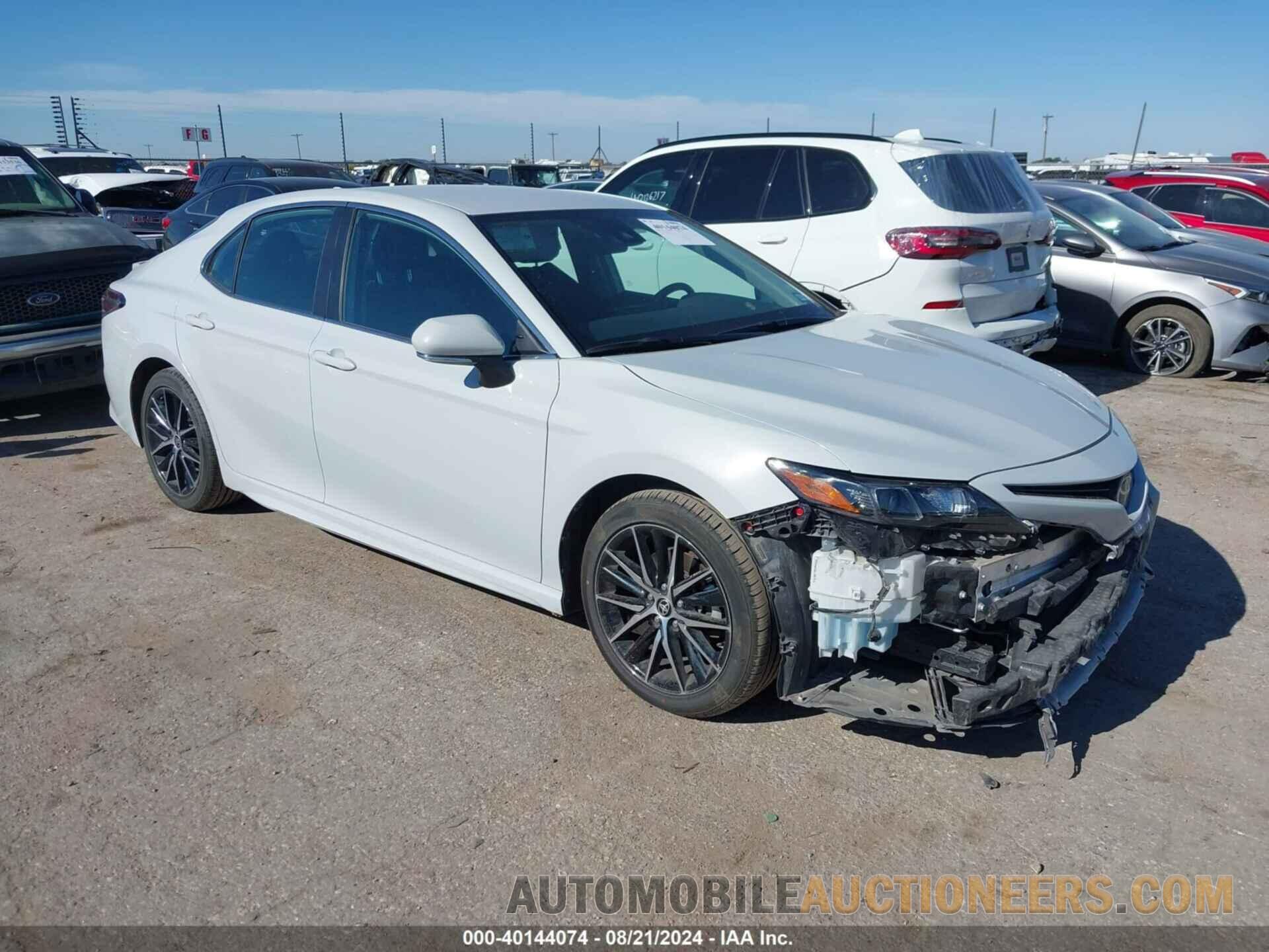 4T1G11AK7NU049208 TOYOTA CAMRY 2022