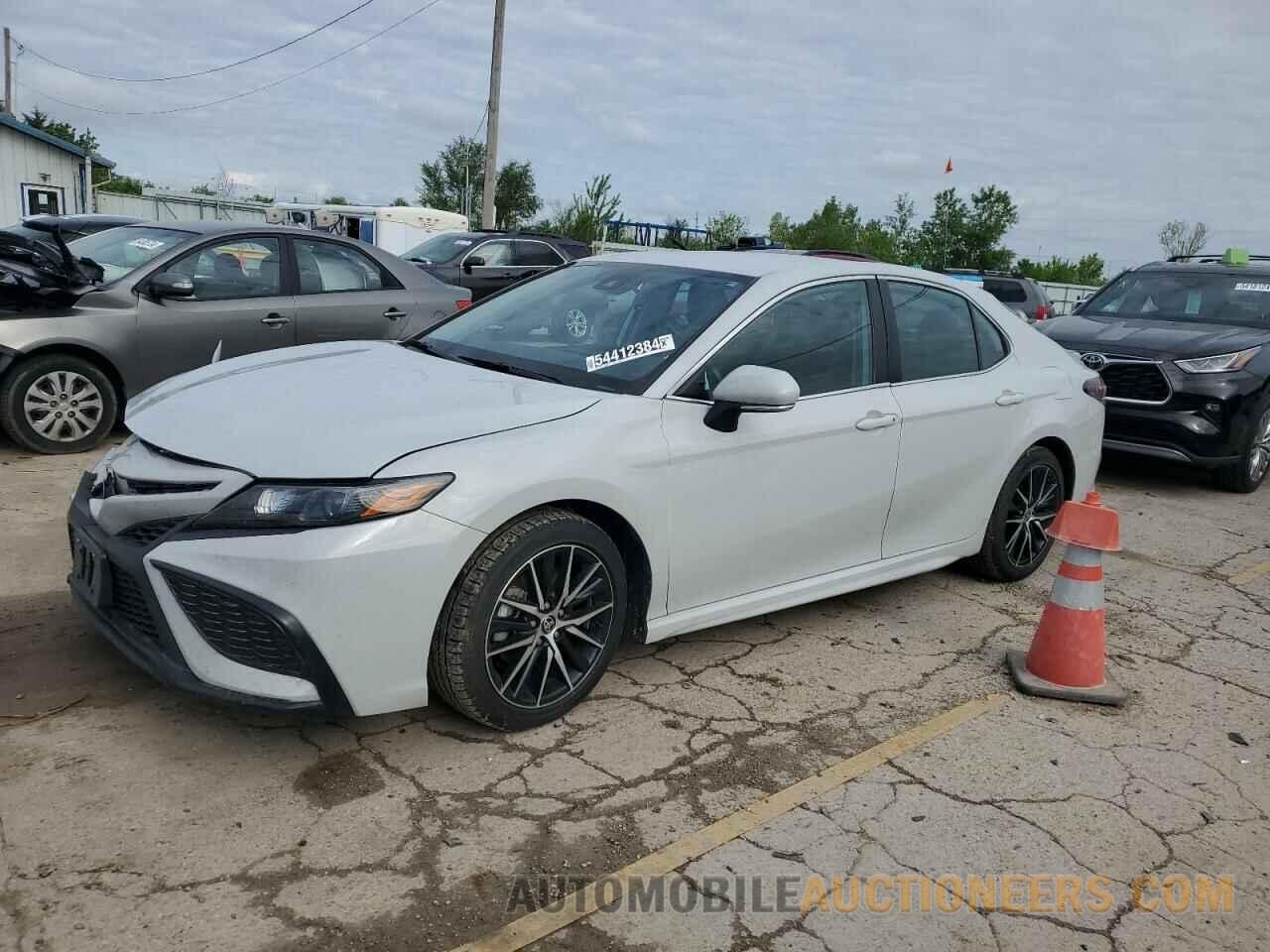 4T1G11AK7NU069135 TOYOTA CAMRY 2022