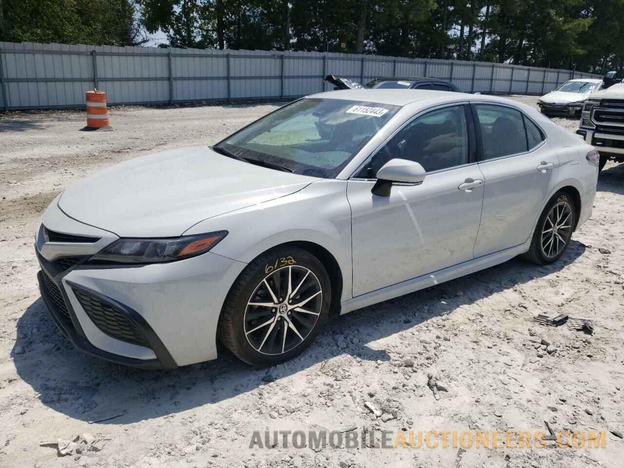 4T1G11AK7NU070723 TOYOTA CAMRY 2022