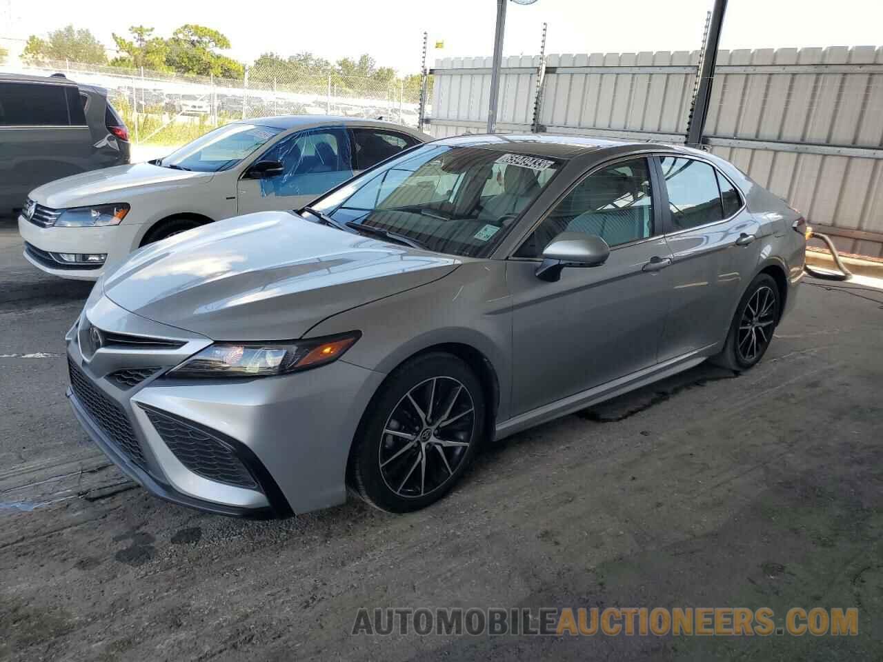 4T1G11AK7NU661229 TOYOTA CAMRY 2022