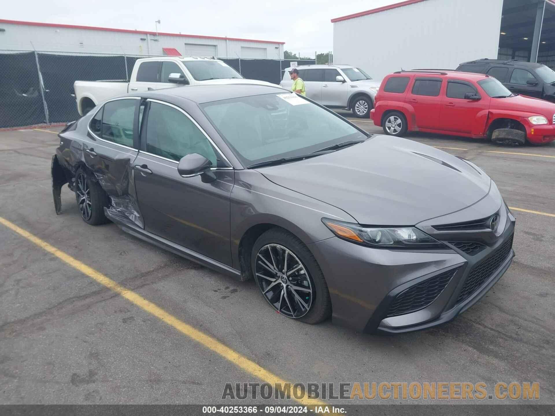 4T1G11AK7NU676720 TOYOTA CAMRY 2022