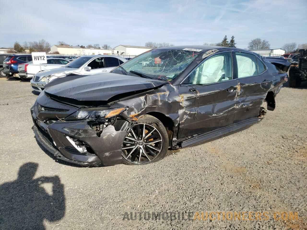 4T1G11AK7NU682307 TOYOTA CAMRY 2022