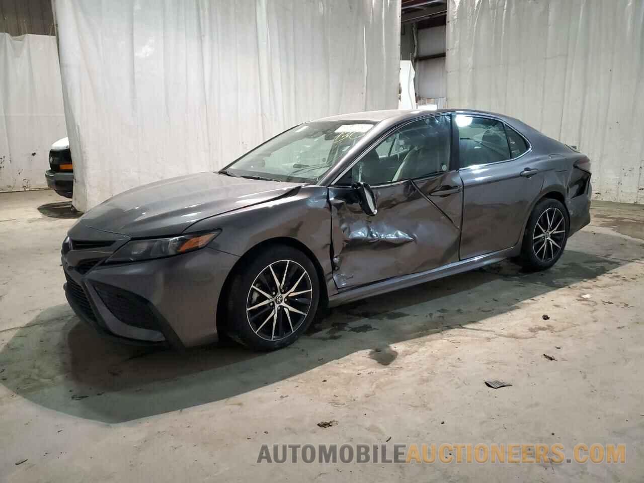 4T1G11AK7NU689368 TOYOTA CAMRY 2022