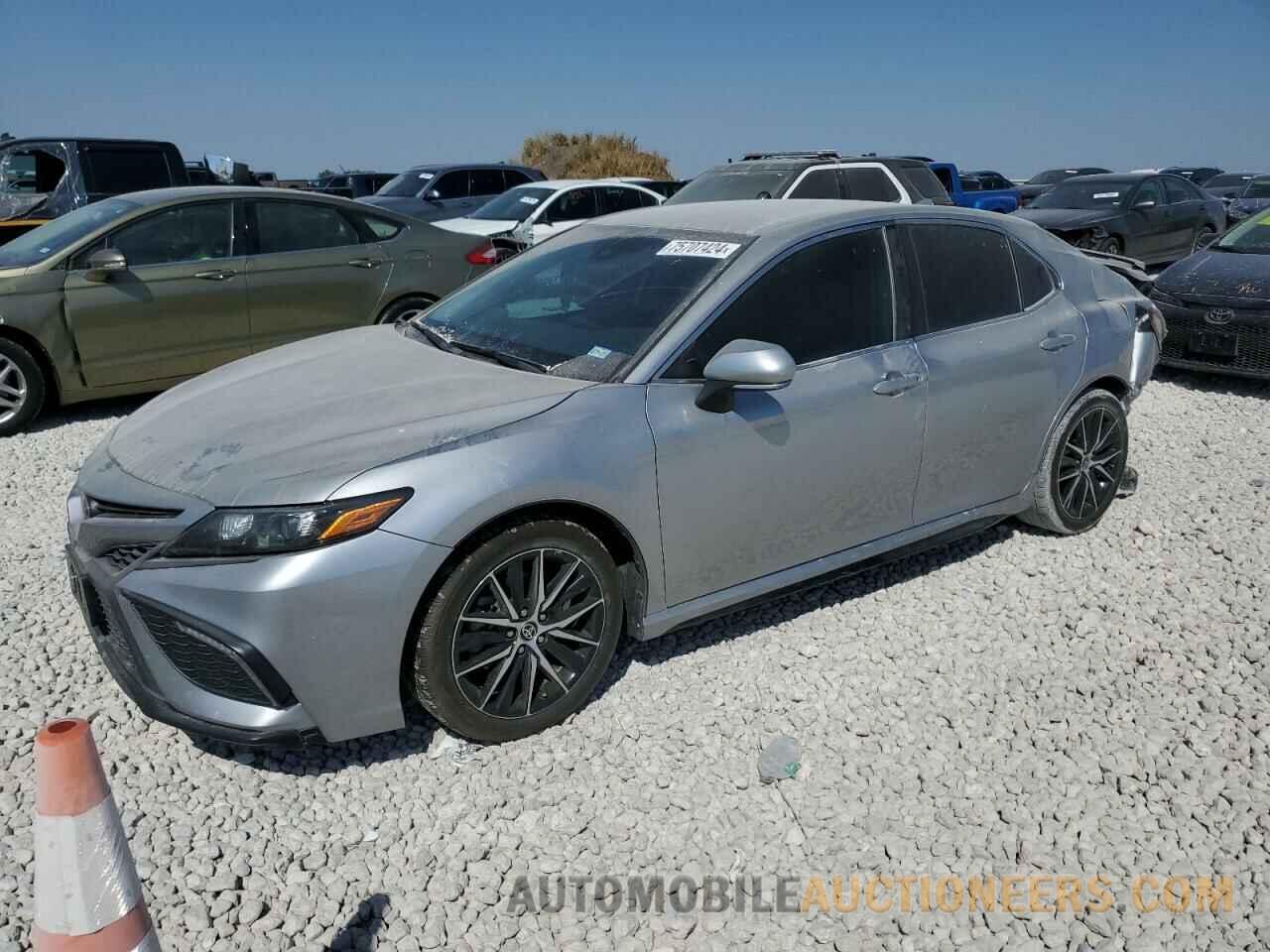 4T1G11AK7NU689614 TOYOTA CAMRY 2022