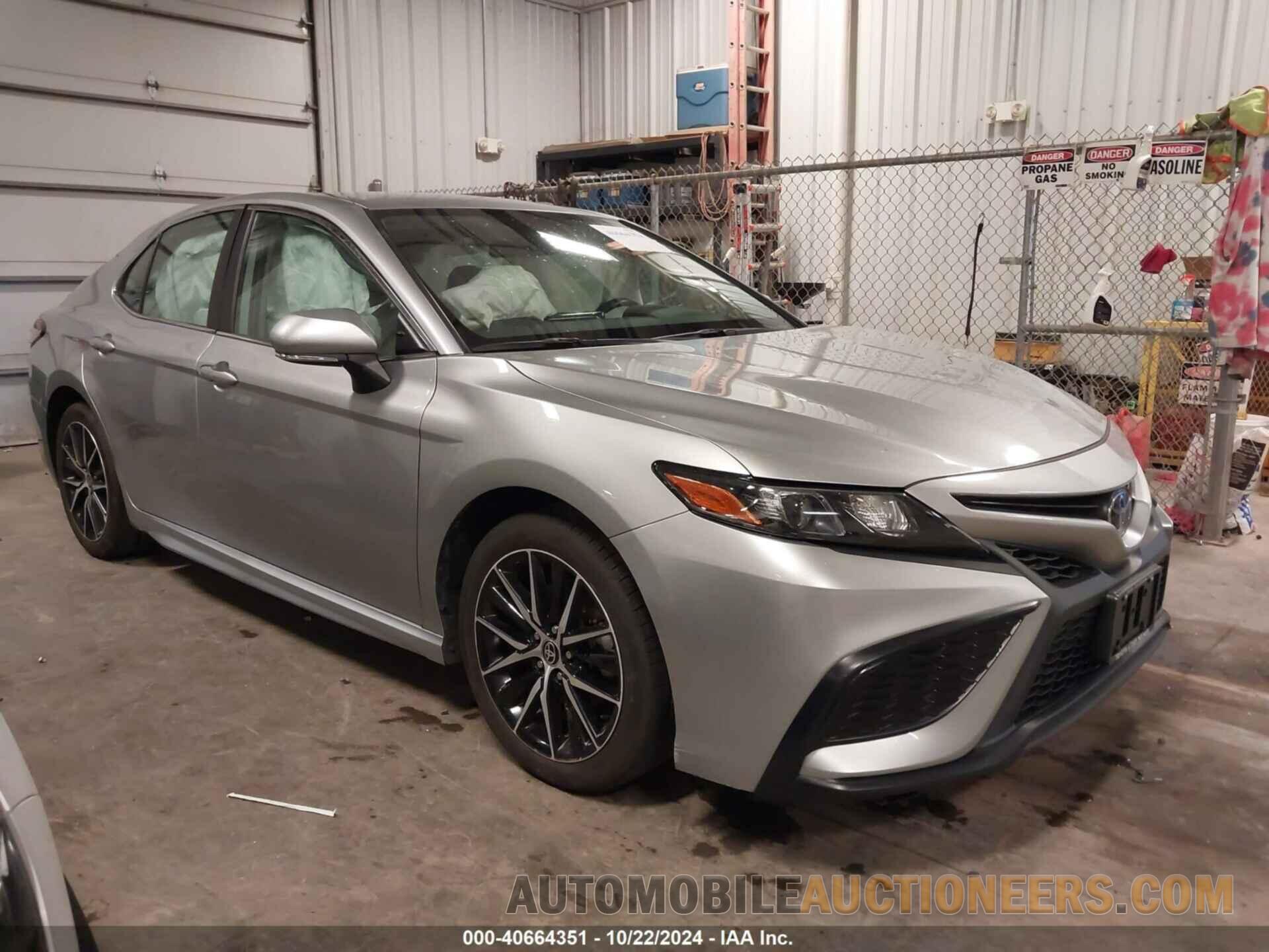 4T1G11AK7NU702930 TOYOTA CAMRY 2022