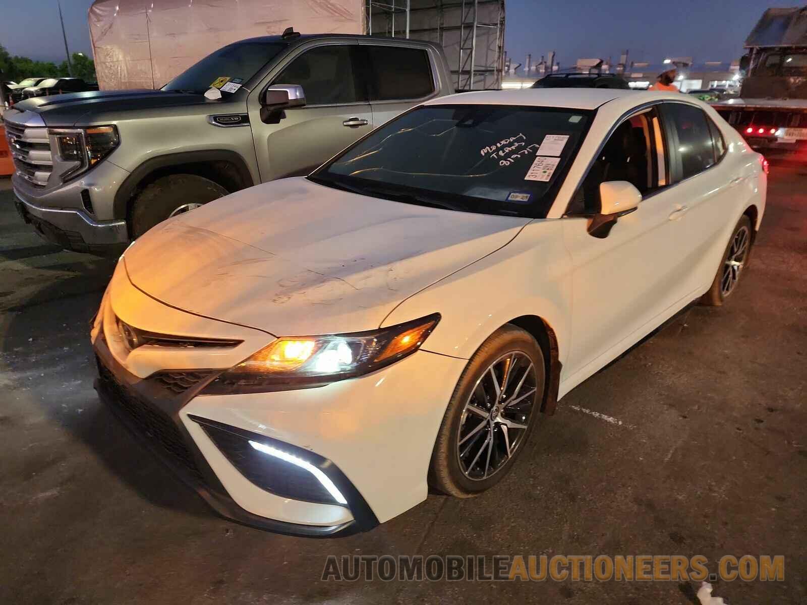 4T1G11AK7PU819717 Toyota Camry 2023