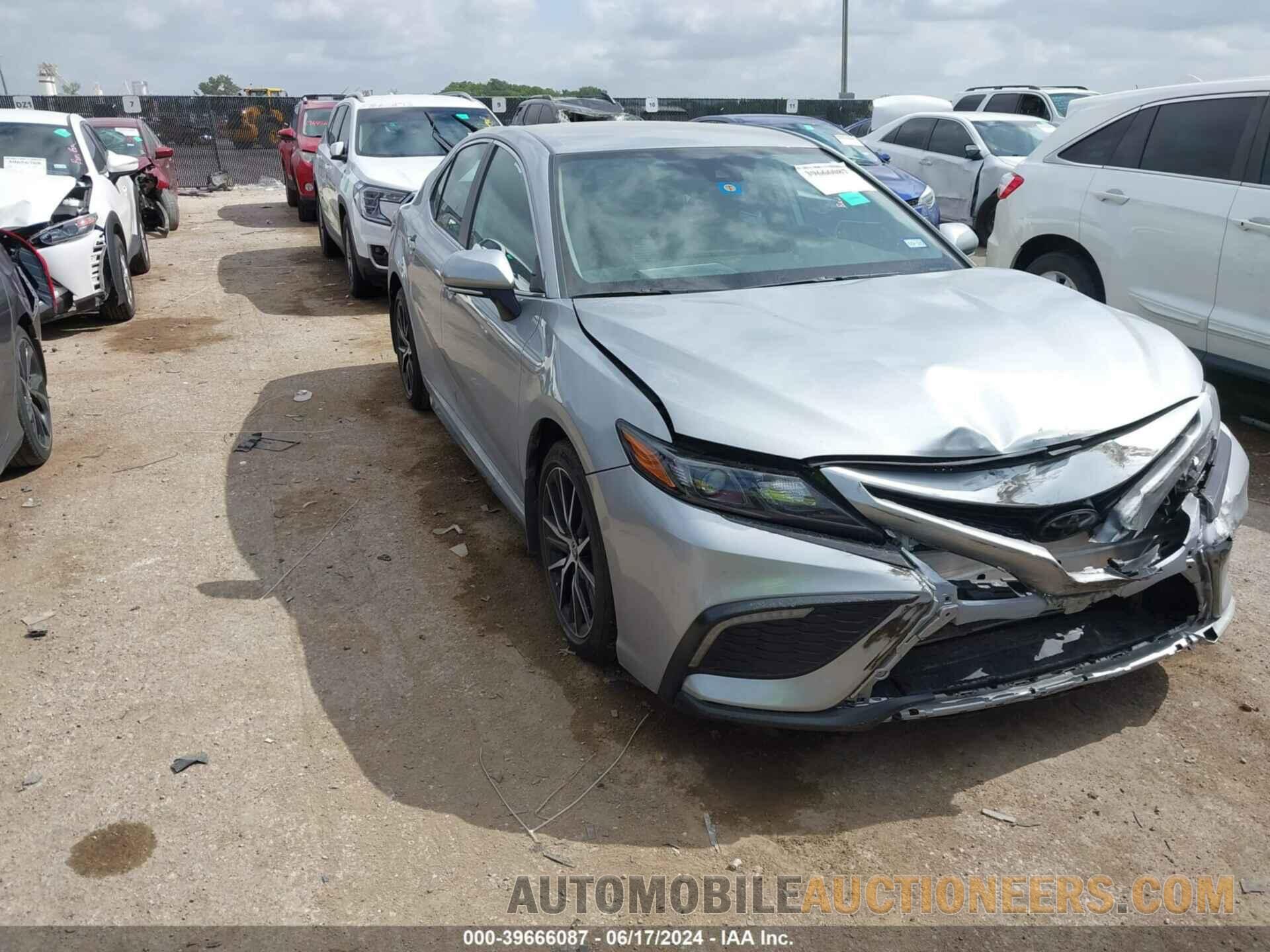 4T1G11AK7RU202465 TOYOTA CAMRY 2024