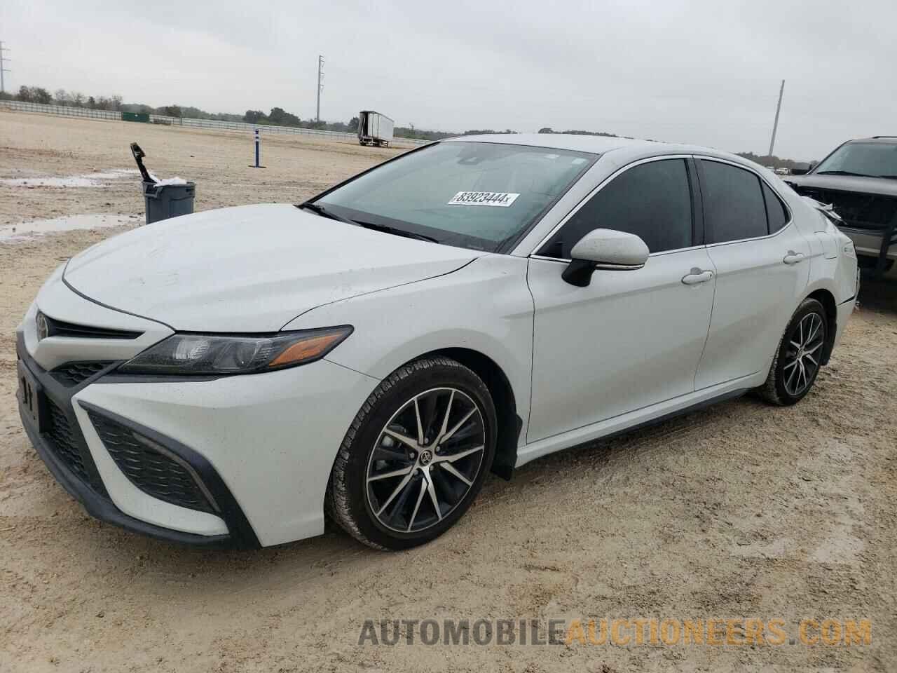 4T1G11AK7RU213207 TOYOTA CAMRY 2024