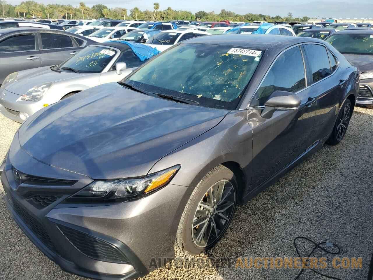 4T1G11AK7RU215264 TOYOTA CAMRY 2024