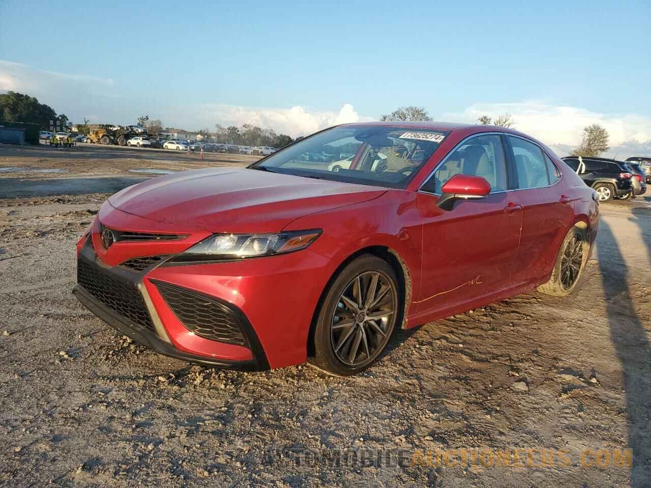 4T1G11AK7RU219072 TOYOTA CAMRY 2024