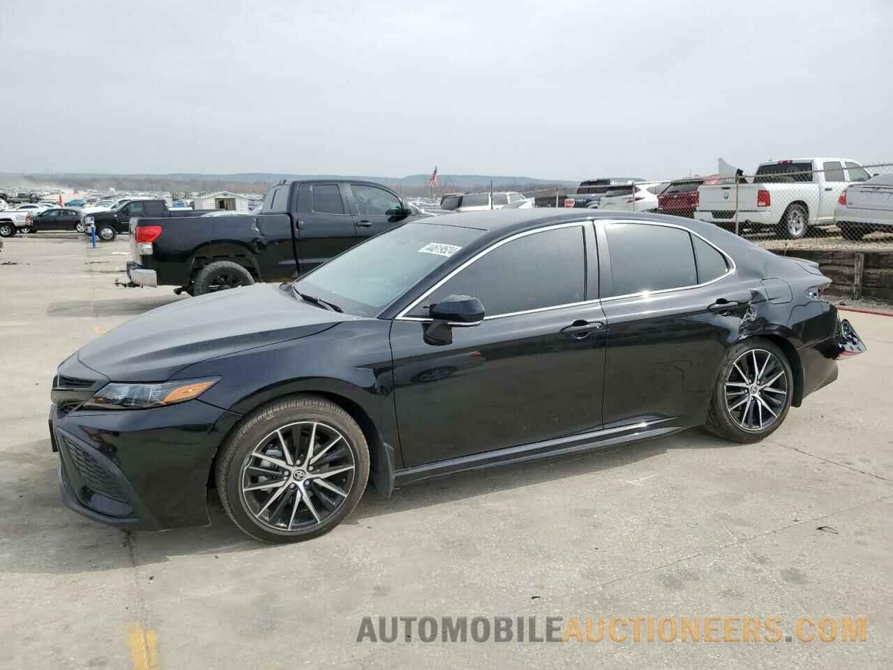 4T1G11AK7RU225812 TOYOTA CAMRY 2024