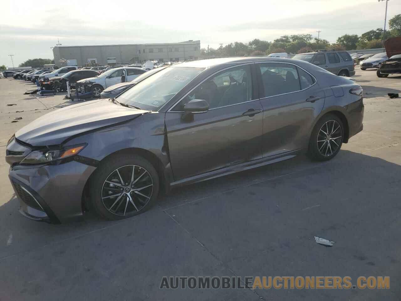 4T1G11AK7RU235465 TOYOTA CAMRY 2024