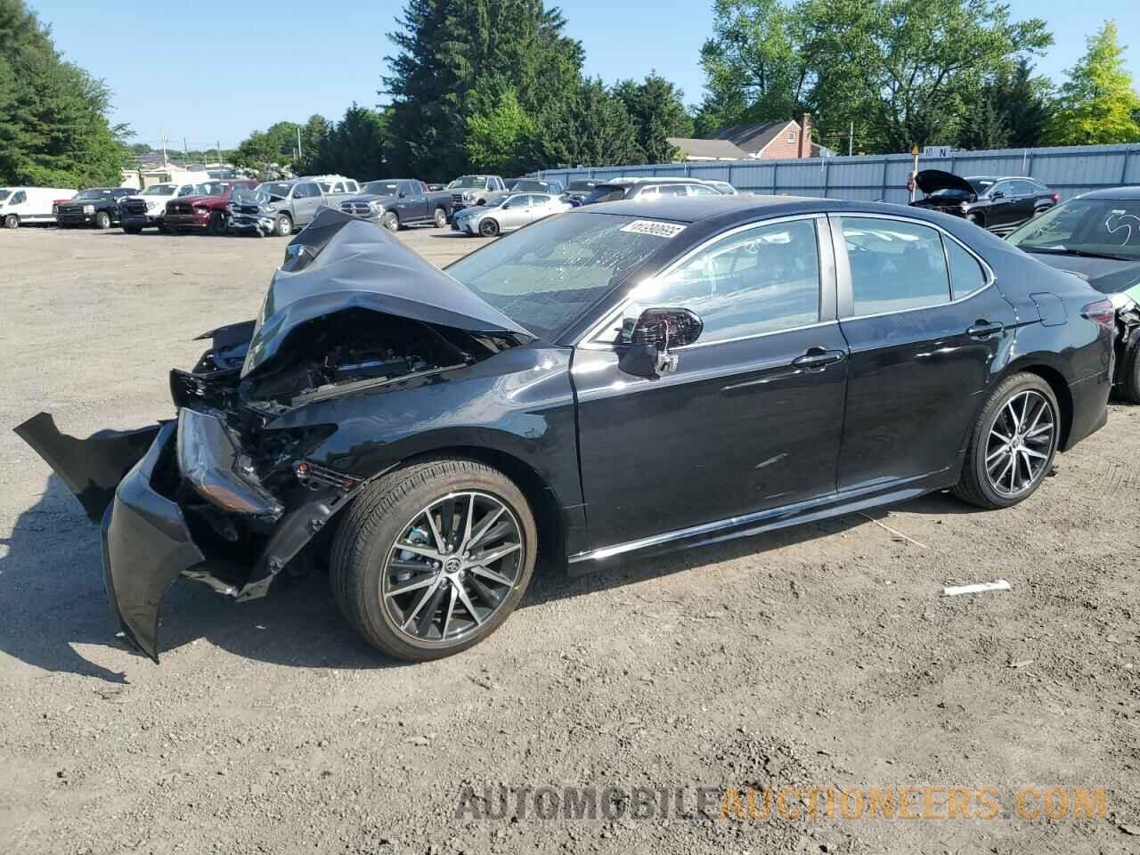 4T1G11AK7RU242657 TOYOTA CAMRY 2024