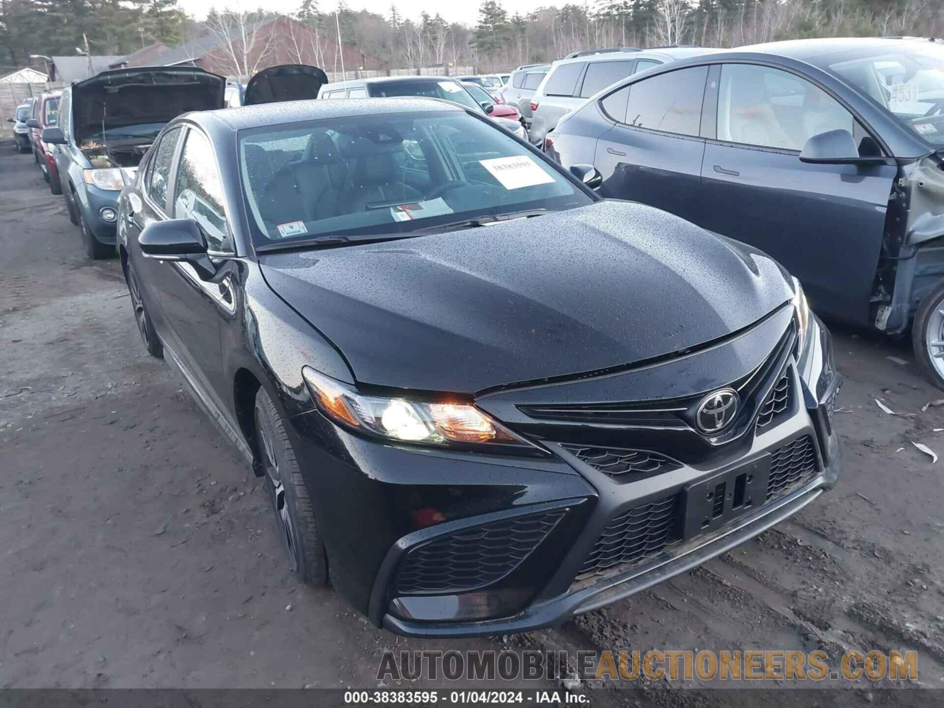 4T1G11AK7RU841445 TOYOTA CAMRY 2024