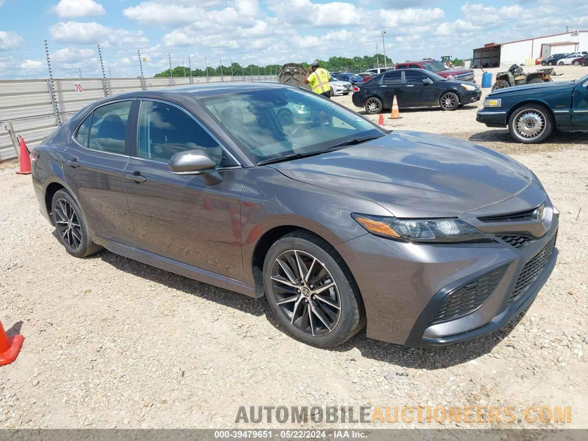 4T1G11AK7RU856561 TOYOTA CAMRY 2024