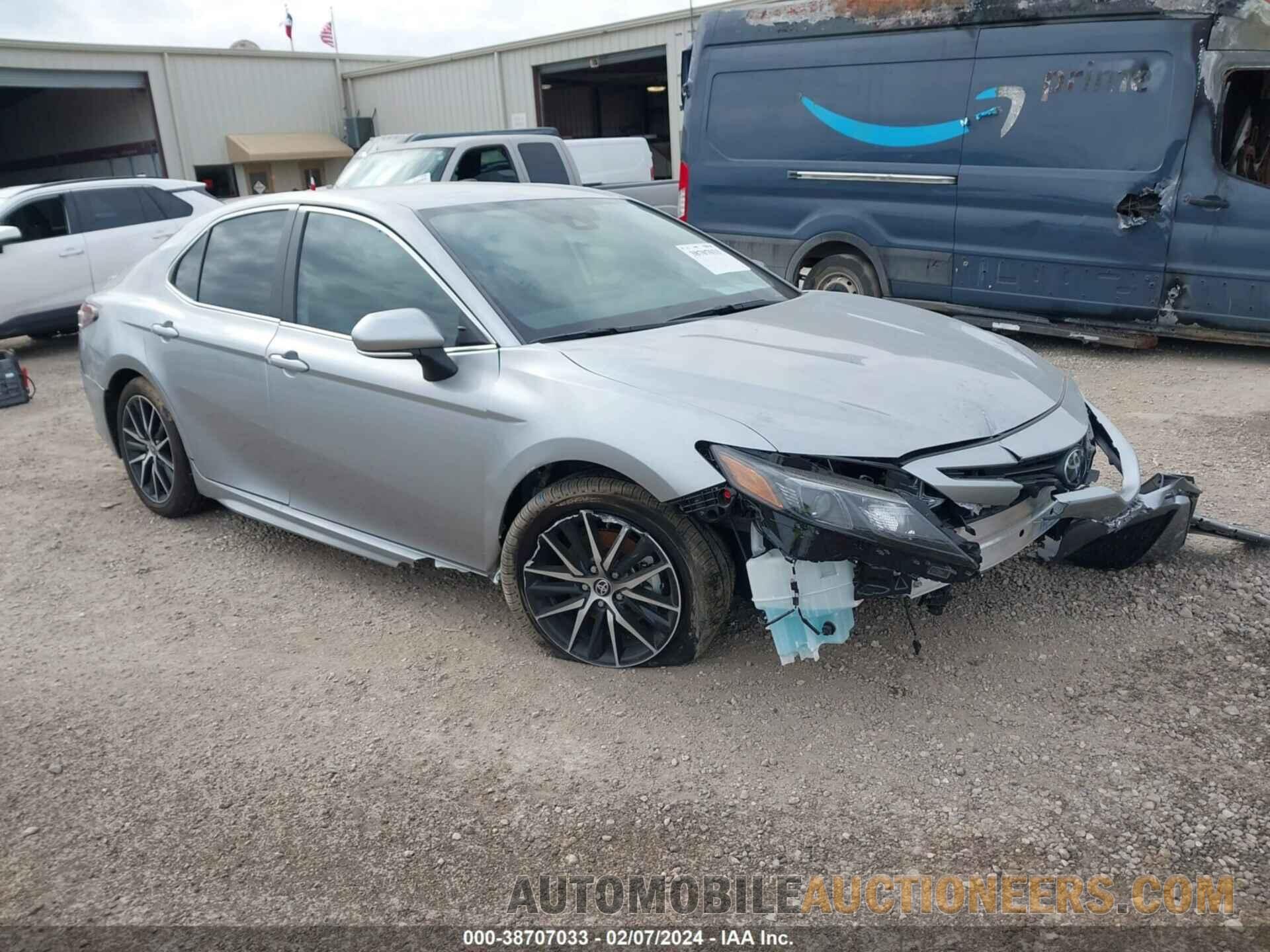 4T1G11AK7RU865048 TOYOTA CAMRY 2024