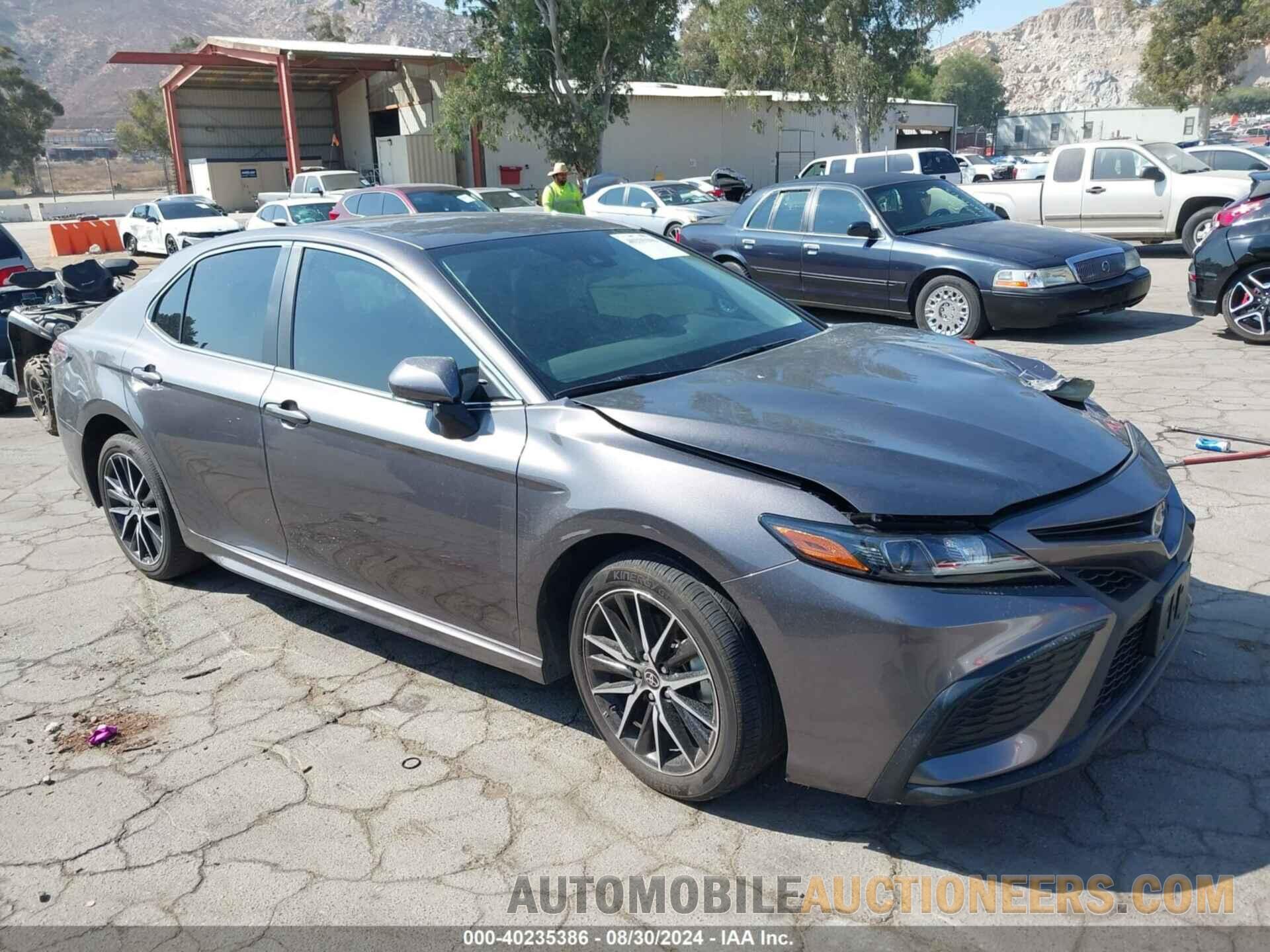 4T1G11AK7RU865163 TOYOTA CAMRY 2024