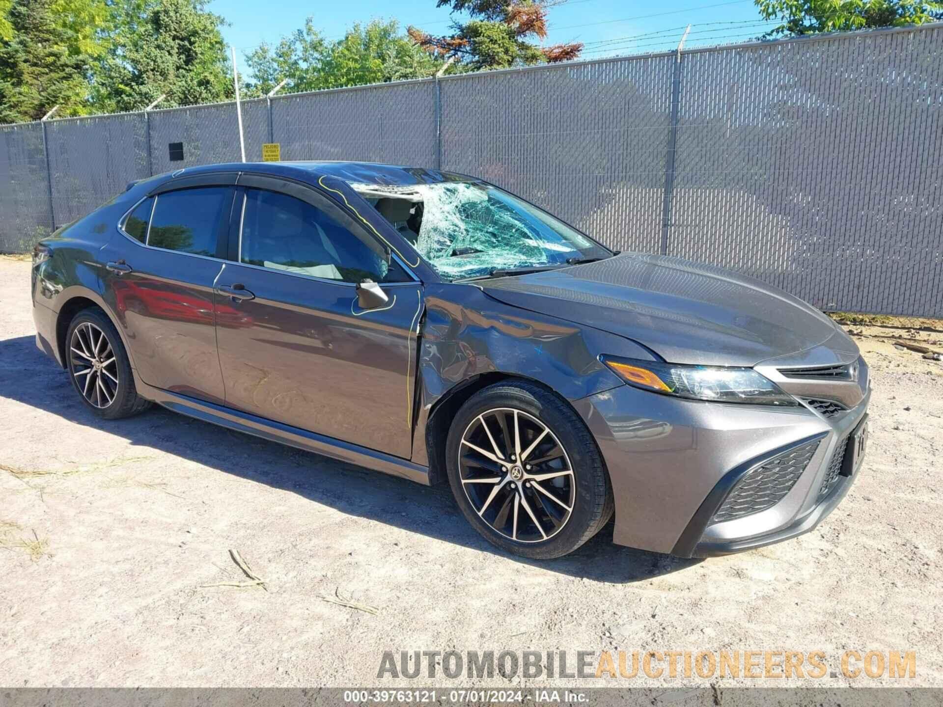 4T1G11AK8MU404126 TOYOTA CAMRY 2021