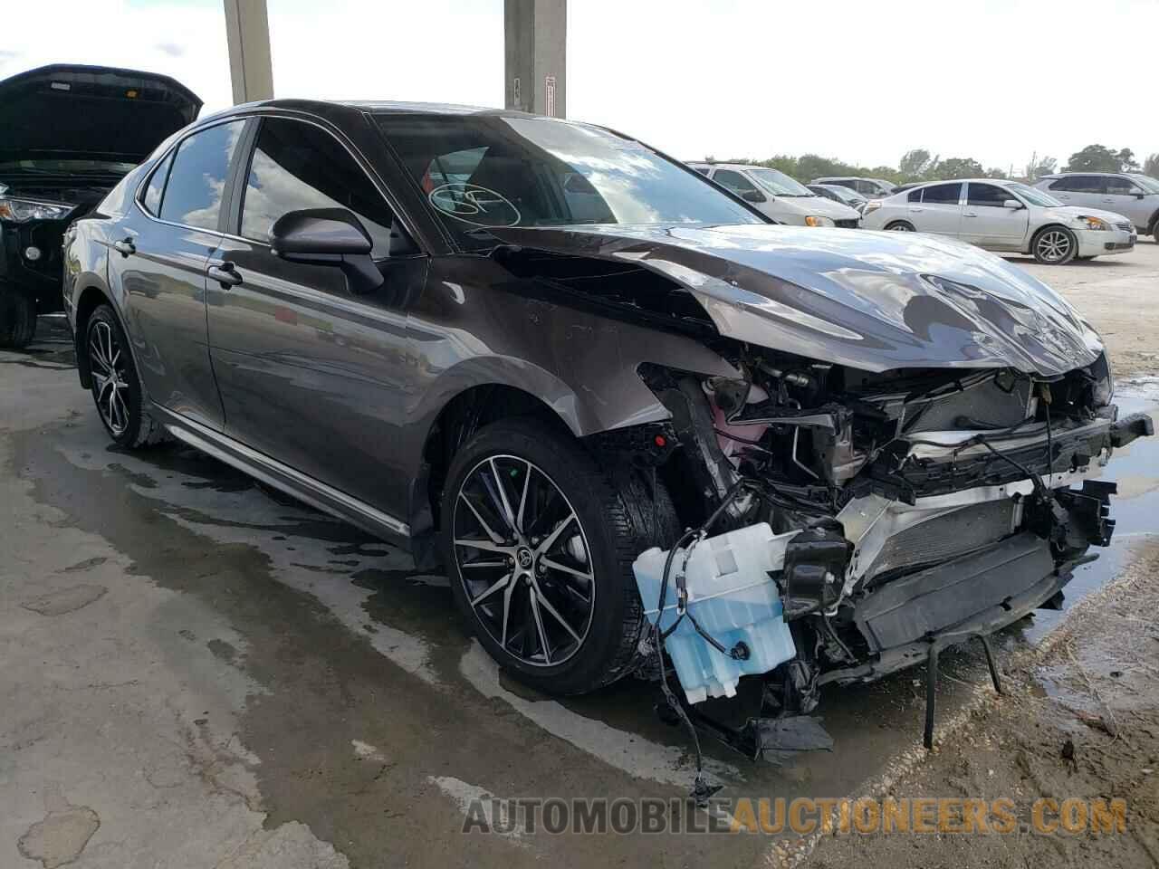 4T1G11AK8MU404417 TOYOTA CAMRY 2021