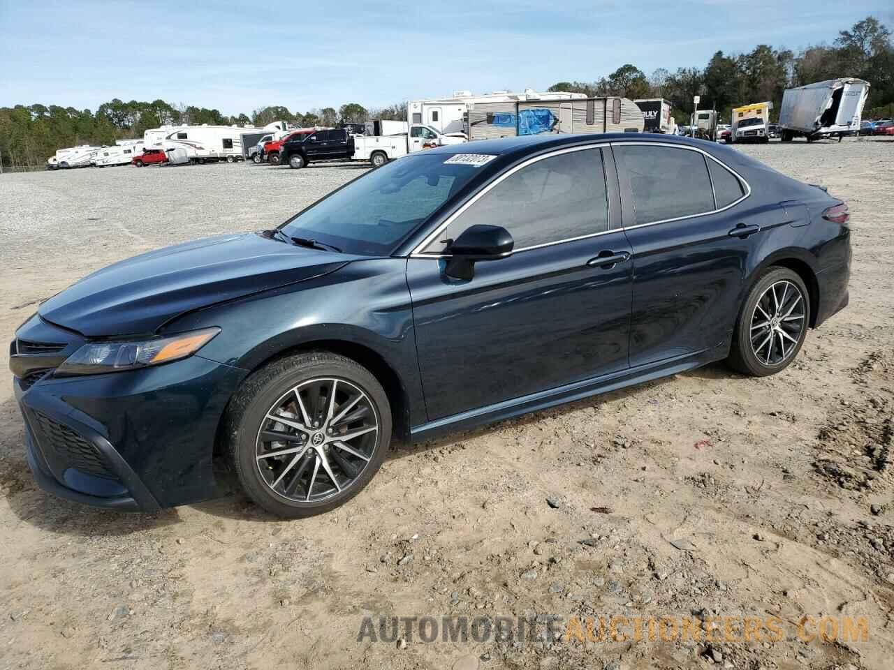 4T1G11AK8MU409469 TOYOTA CAMRY 2021