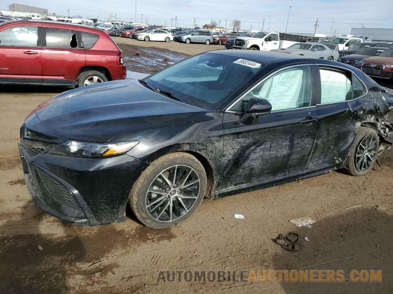 4T1G11AK8MU410685 TOYOTA CAMRY 2021