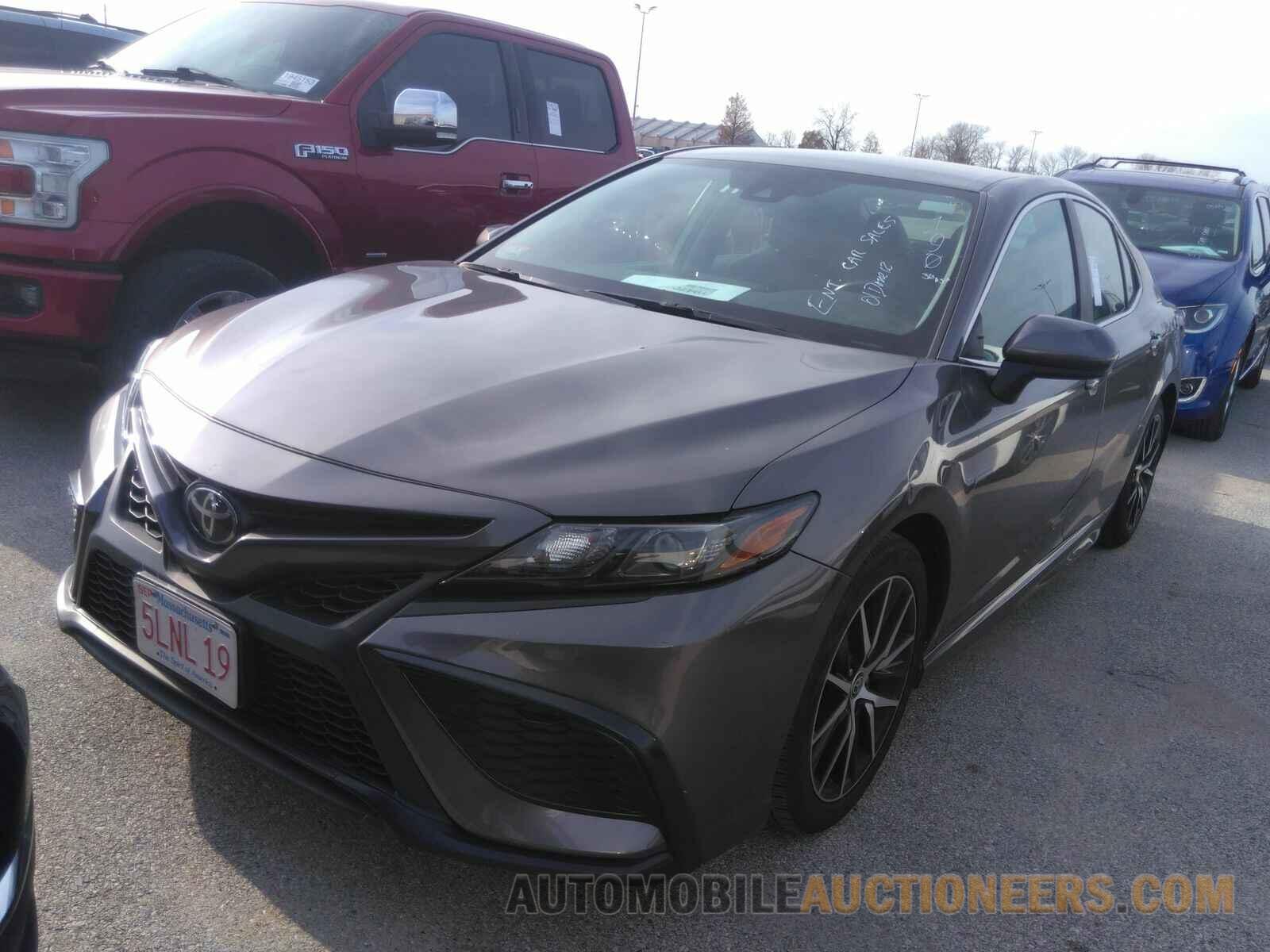 4T1G11AK8MU411190 Toyota Camry 2021