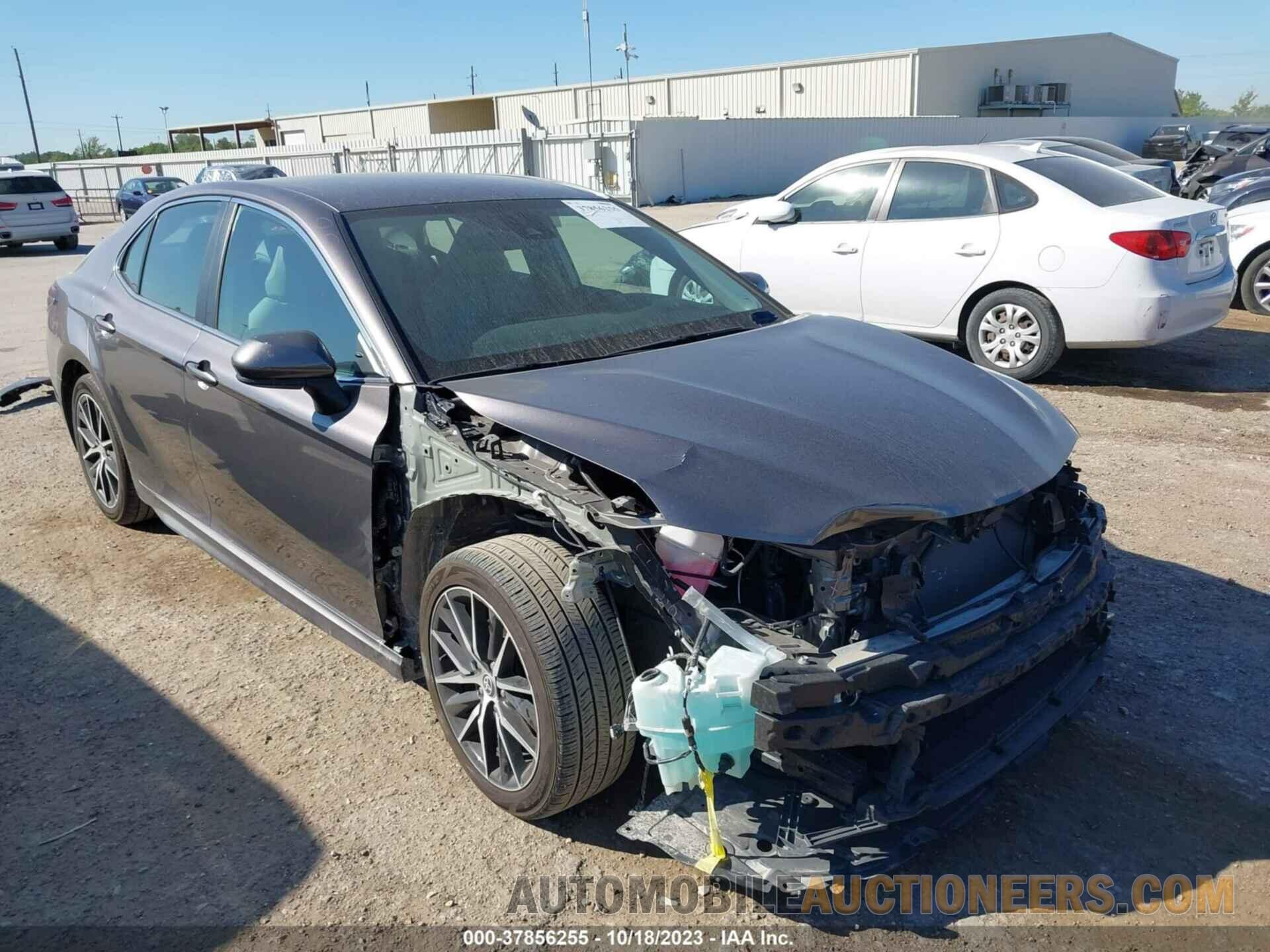 4T1G11AK8MU413800 TOYOTA CAMRY 2021