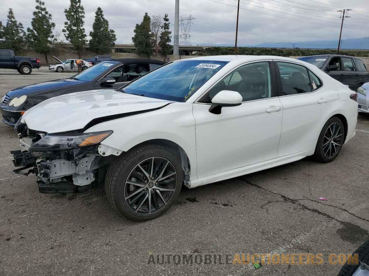 4T1G11AK8MU419306 TOYOTA CAMRY 2021