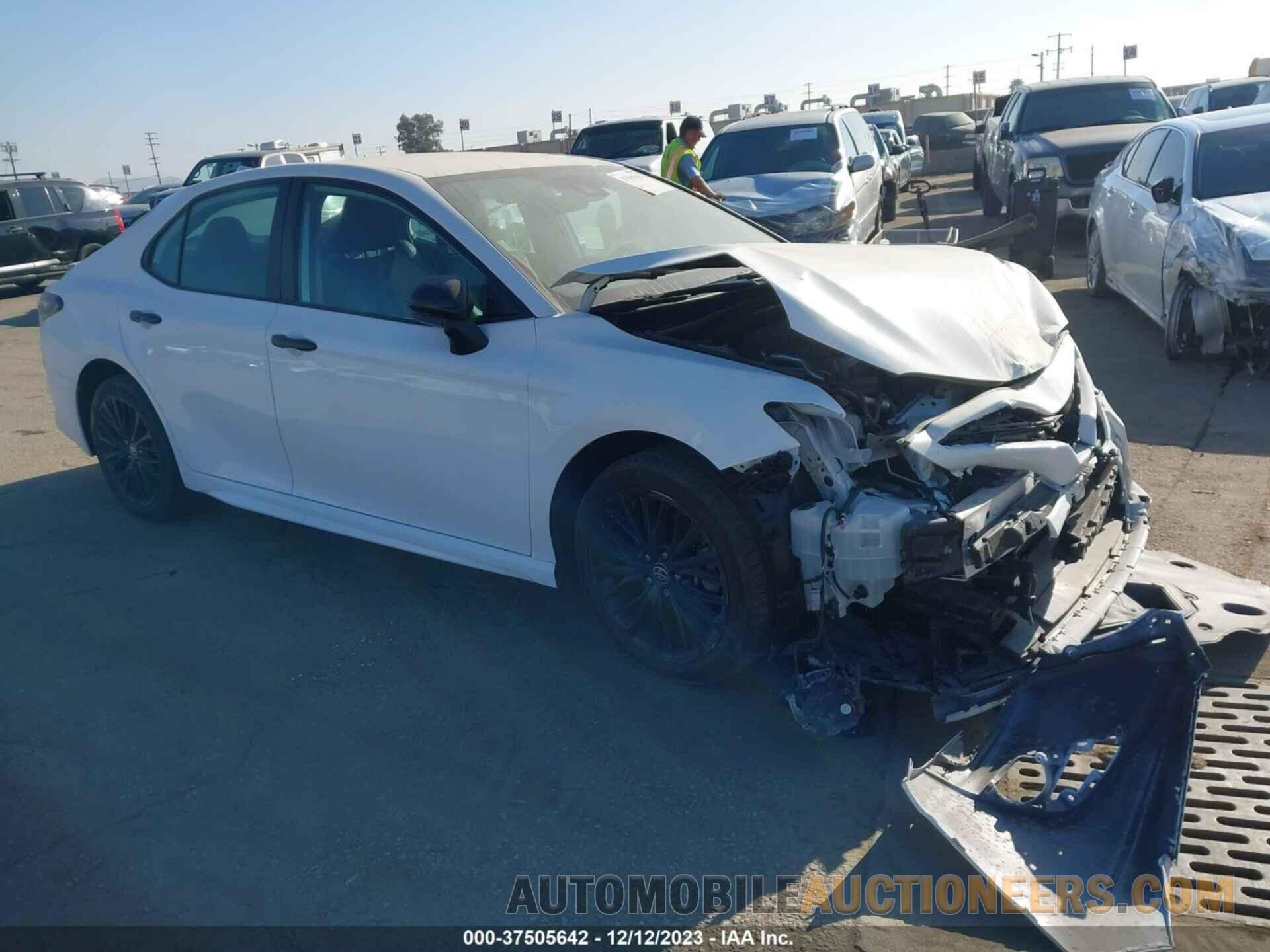 4T1G11AK8MU422013 TOYOTA CAMRY 2021