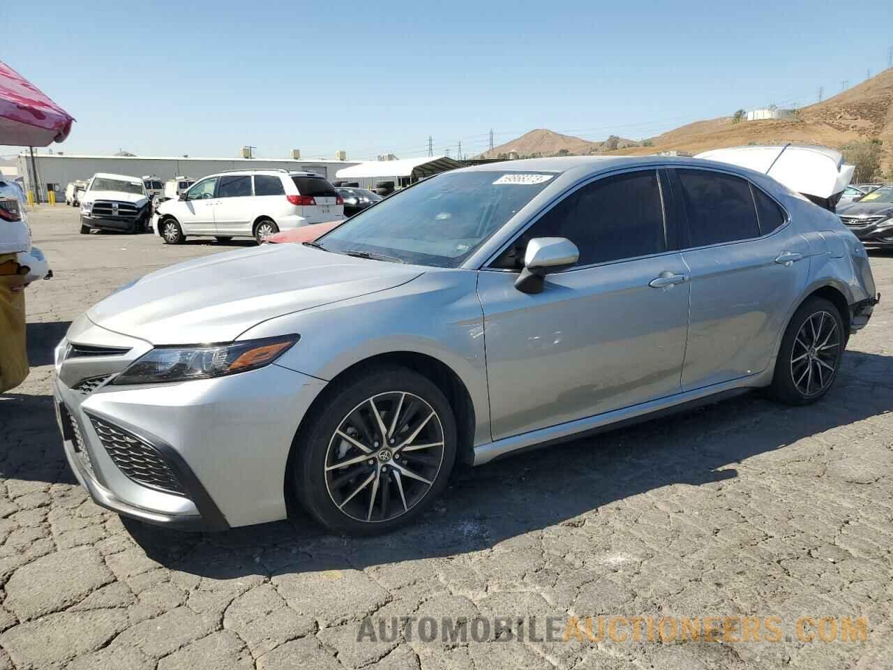 4T1G11AK8MU426448 TOYOTA CAMRY 2021